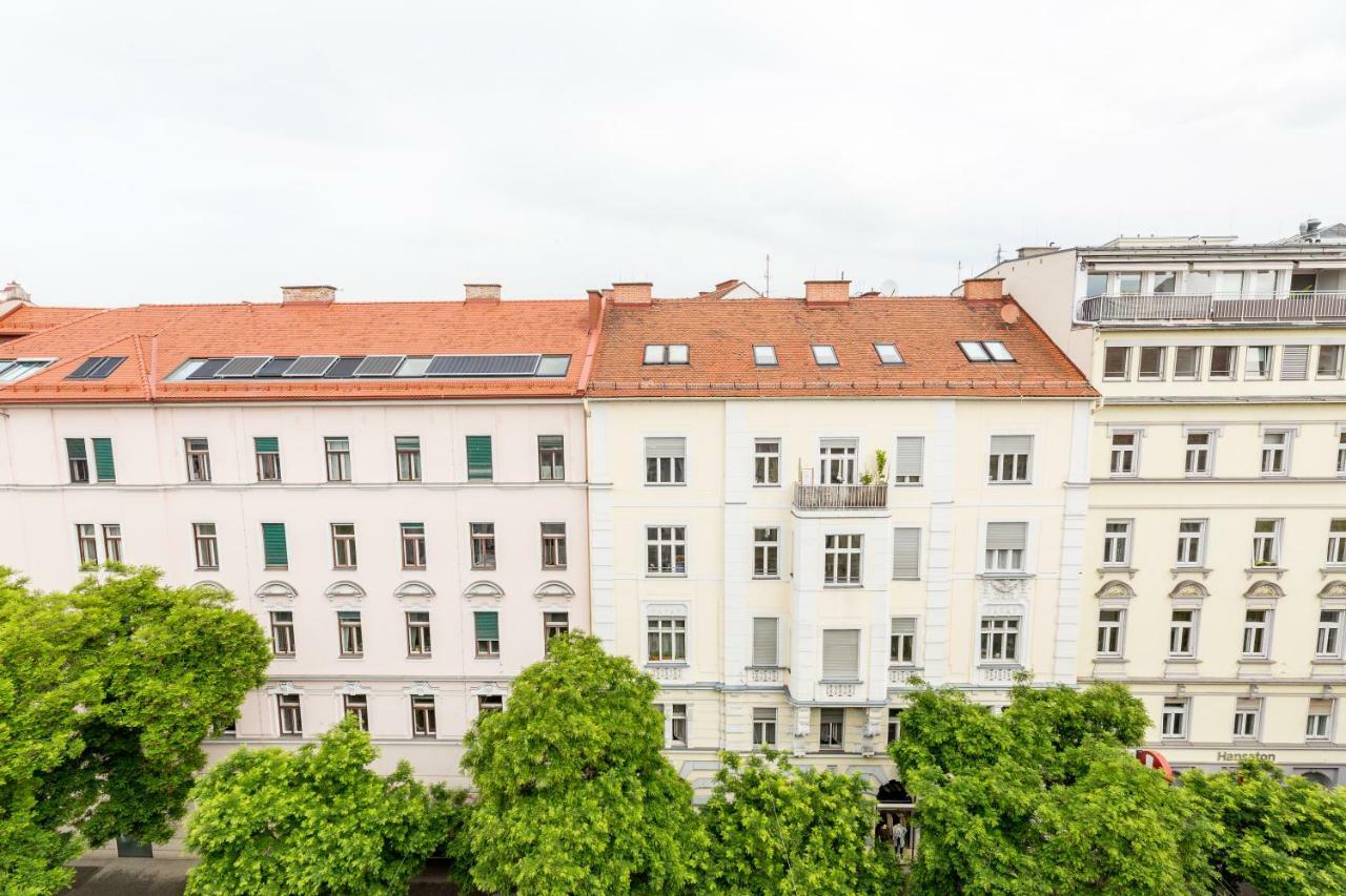 Grosse Dachgeschosswohnung Im Herzen Von Graz Exterior photo